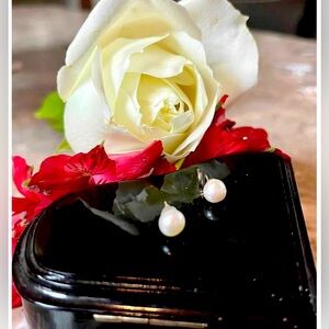 🌹PEARL STUD EARRINGS 🌹6 mm